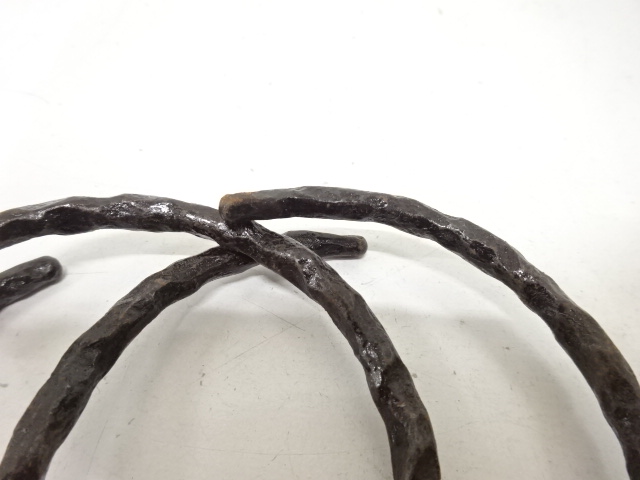  釜師　高木治良兵衛造　鉄石目　鐶